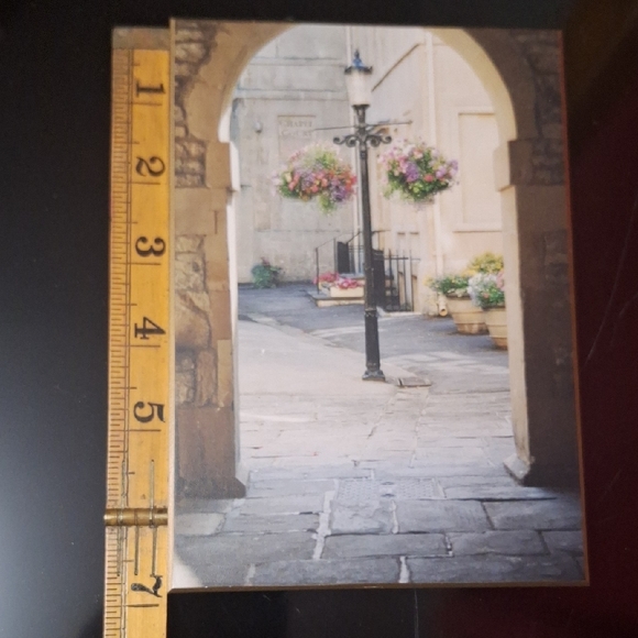 Vintage Qualex Canada Wood Wall Plaque - Chapel Court Street Scene - Picture 14 of 15
